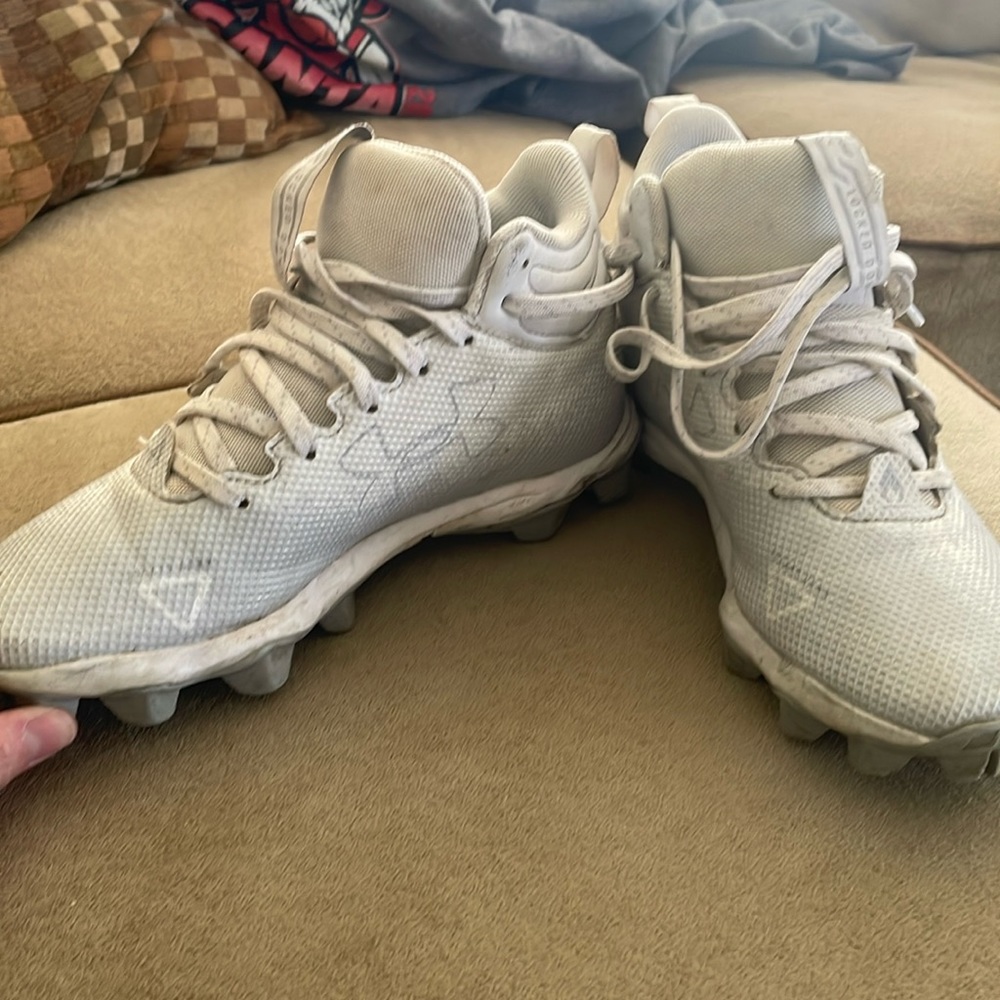 Boys under armour cleats
